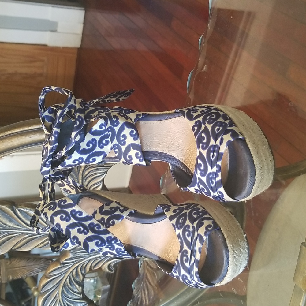 UGG Blue & White Espadrille Canvas Wedges Womens 8.5M
